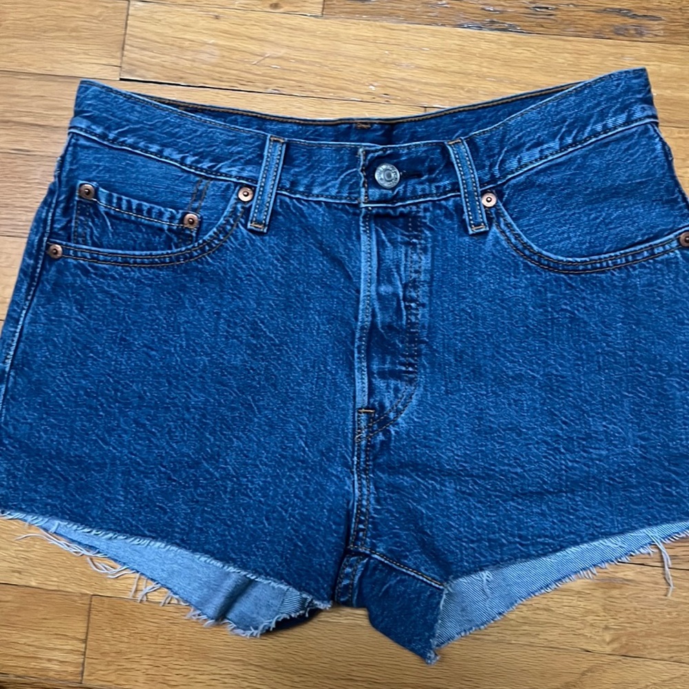 Levi’s 501 cutoff denim shorts, sz 28